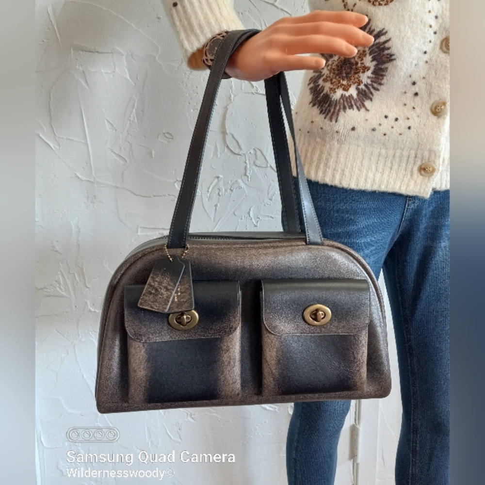 The Coach Originals, Coach Twin Turnlock 2025, Rub-Off Glovetanned Leather Bag - Picture 14 of 16
